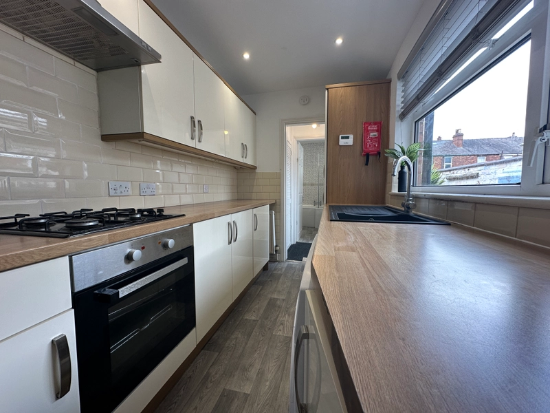 3 Bed House +Study - £120pppw - Thumbnail 4